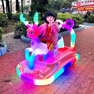 新款广场游乐跑车儿童玩具碰碰车发光亲子双人电动公园扫码遥控车