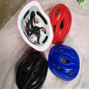 Factory direct supply of new helmets, children&#039;s ice skates, hats, roller skating protectors, cartoon 5-hole foam helmets