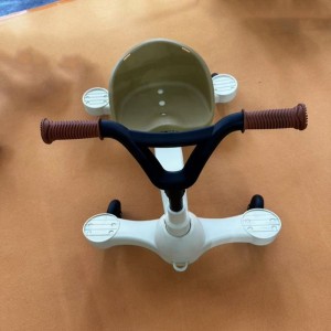 新款扭扭漂移车3-10岁儿童溜溜车四轮防侧翻滑行车男女宝摇摆车