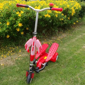 新款双踏车踏板车 儿童音乐闪光滑板车 三轮双翼车