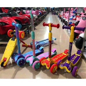 新款塑料米高滑板车儿童脚踏车儿童高低可调折叠环保防侧翻