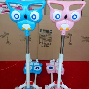 儿童蛙式剪刀车滑板车扭扭车四轮脚踏闪光滑行车3-8岁猫头鹰