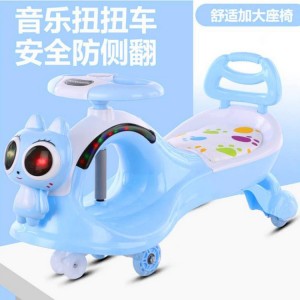 儿童摇摆车 时尚音乐炫彩灯光溜溜车 环保材质扭扭车