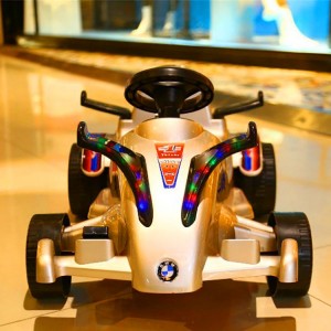 新款儿童电动卡丁车小孩玩具车双驱动卡丁车可遥控可坐人厂家