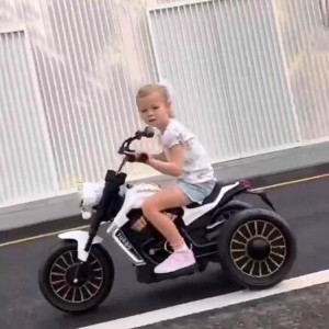 复古三轮电动摩托车 儿童电动玩具车 儿童电动摩托车