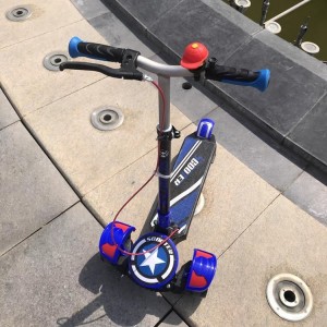 新款大号儿童滑板车大童滑板车三四轮成人踏板车可折叠