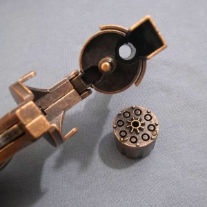 左轮砸响炮全金属合金纸炮子枪抖音快手同款火柴枪儿童玩具砸响枪