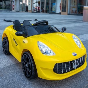 儿童电动汽车儿童电动车可坐人遥控摇摆四轮儿童玩具车